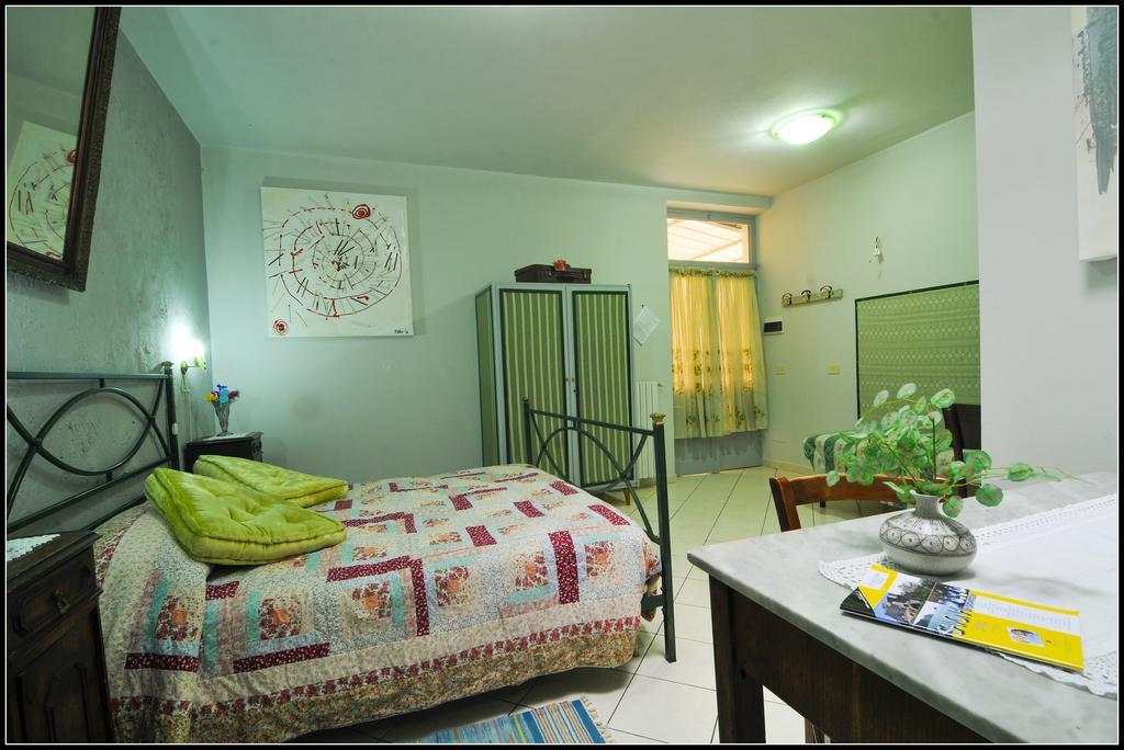 B&B Au Caruggiu Ceriale Δωμάτιο φωτογραφία