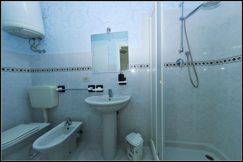 B&B Au Caruggiu Ceriale Δωμάτιο φωτογραφία